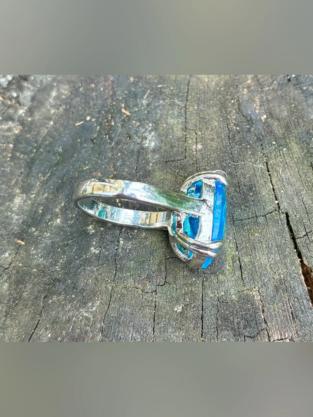 💙 Large Vibrant Blue Oval Egg Shape Faceted Gemstone Statement Ring